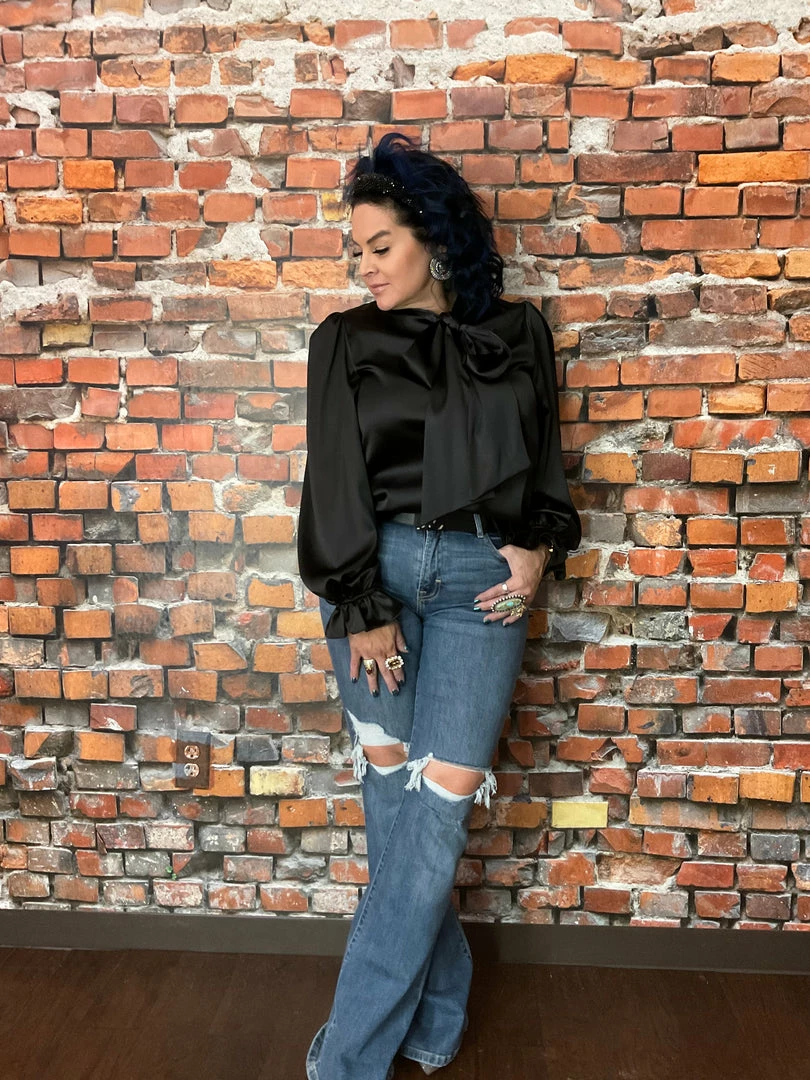 Deals ๐ Hidden Happi Mid Rise Flare ๐ฅ 6 Hidden Happi Mid Rise Flare