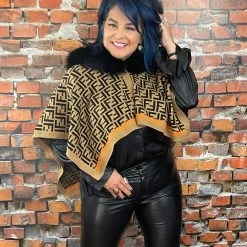 Oo La La Letter Pattern Short Cape With Fox Collar New Arrivals